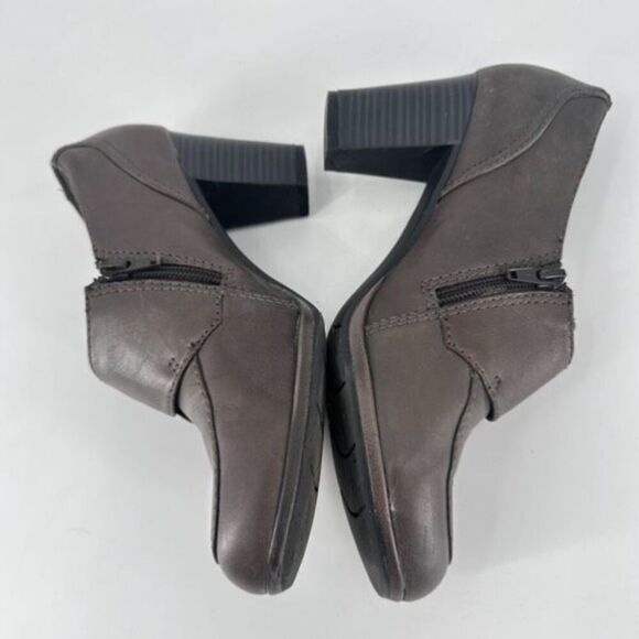 Clarks Collection Women's Leather Block Heel Side Zip Pumps Heels Taupe Size 8M - Picture 4 of 12